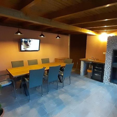 Alom Apartman ハイデゥソボスロー エクステリア 写真