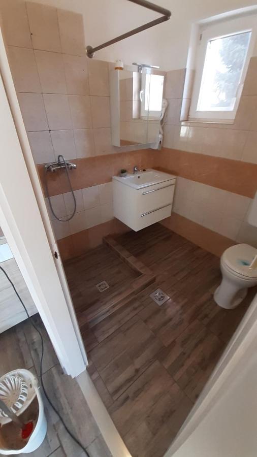 Alom Apartman ハイデゥソボスロー エクステリア 写真